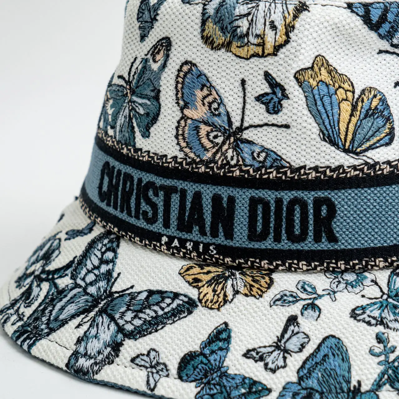 Christian Dior D-BOBBY TOILE DE JOUY VOYAGE SMALL BRIM BUCKET HAT Dior Oblique Denim D-Bobby Small-Brim Bucket Hat Blue  main image 3