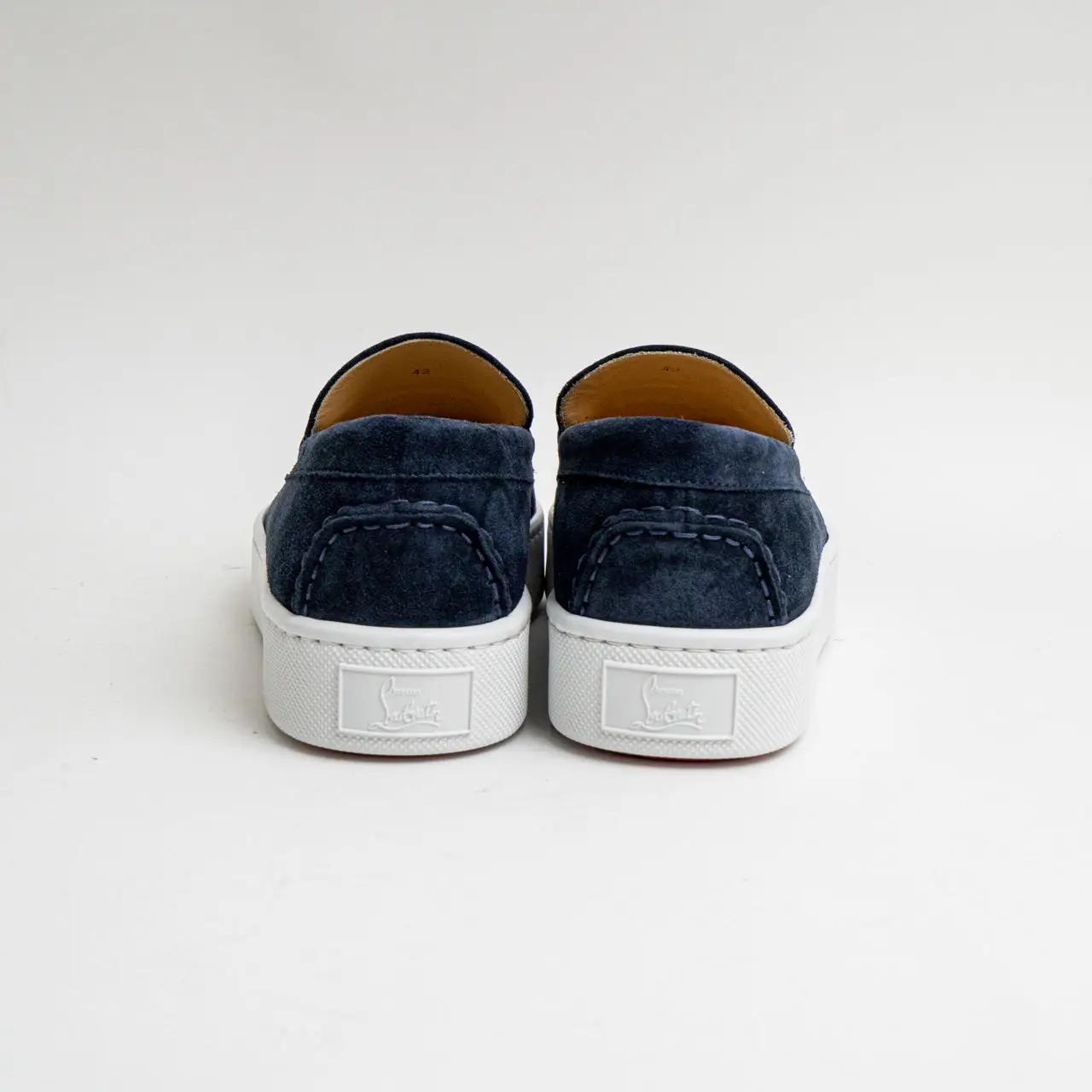 Christian Louboutin Paqueboat Panorama Suede Light Blue Slip-On Loafers Christian Louboutin Paqueboat Suede Boat Shoes Blue – voilà.id main image 4