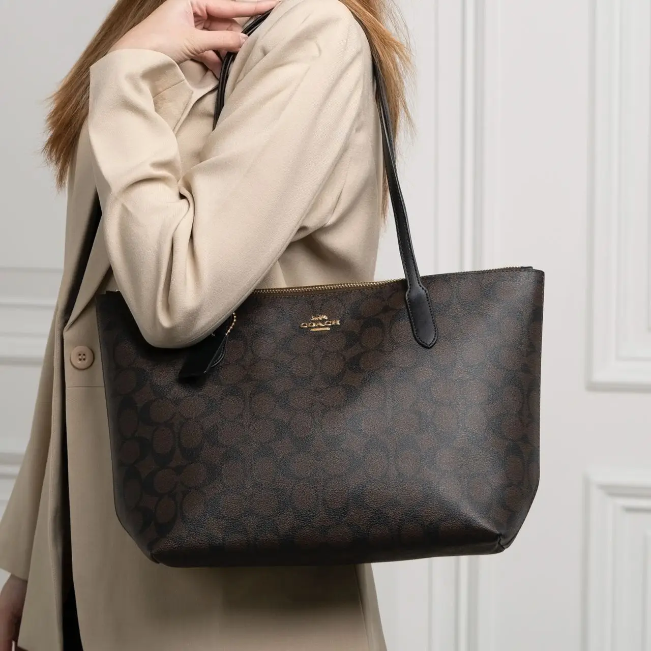 Coach Gallery Tote In Signature Canvas Brown Black – voilà.id