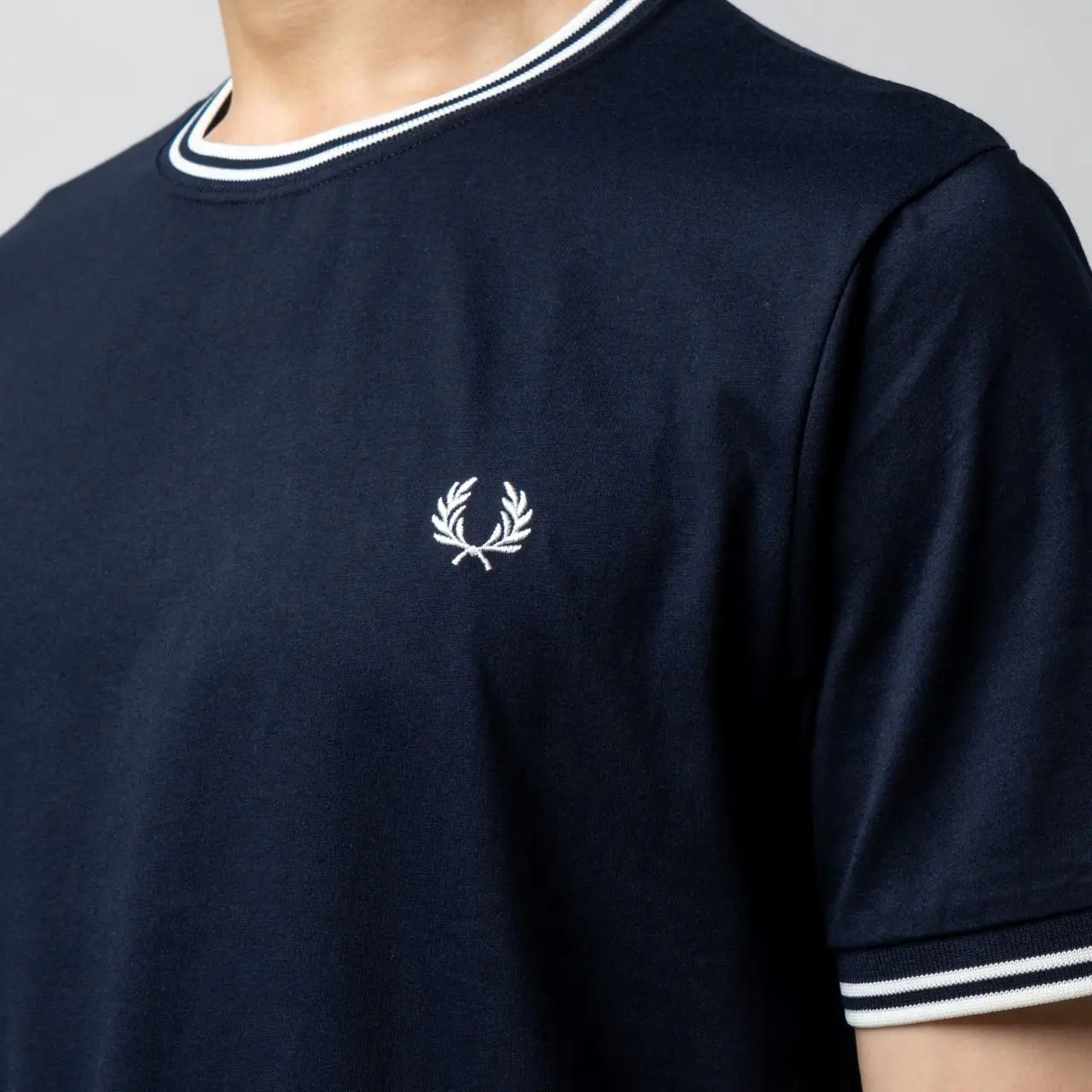Jual Fred Perry M1588 100 Twin Tipped Tshirt In White / Black