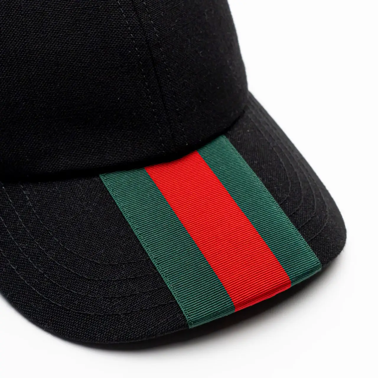 Gucci Canvas Baseball Hat with Red Green Web Black – voilà.id display picture 1