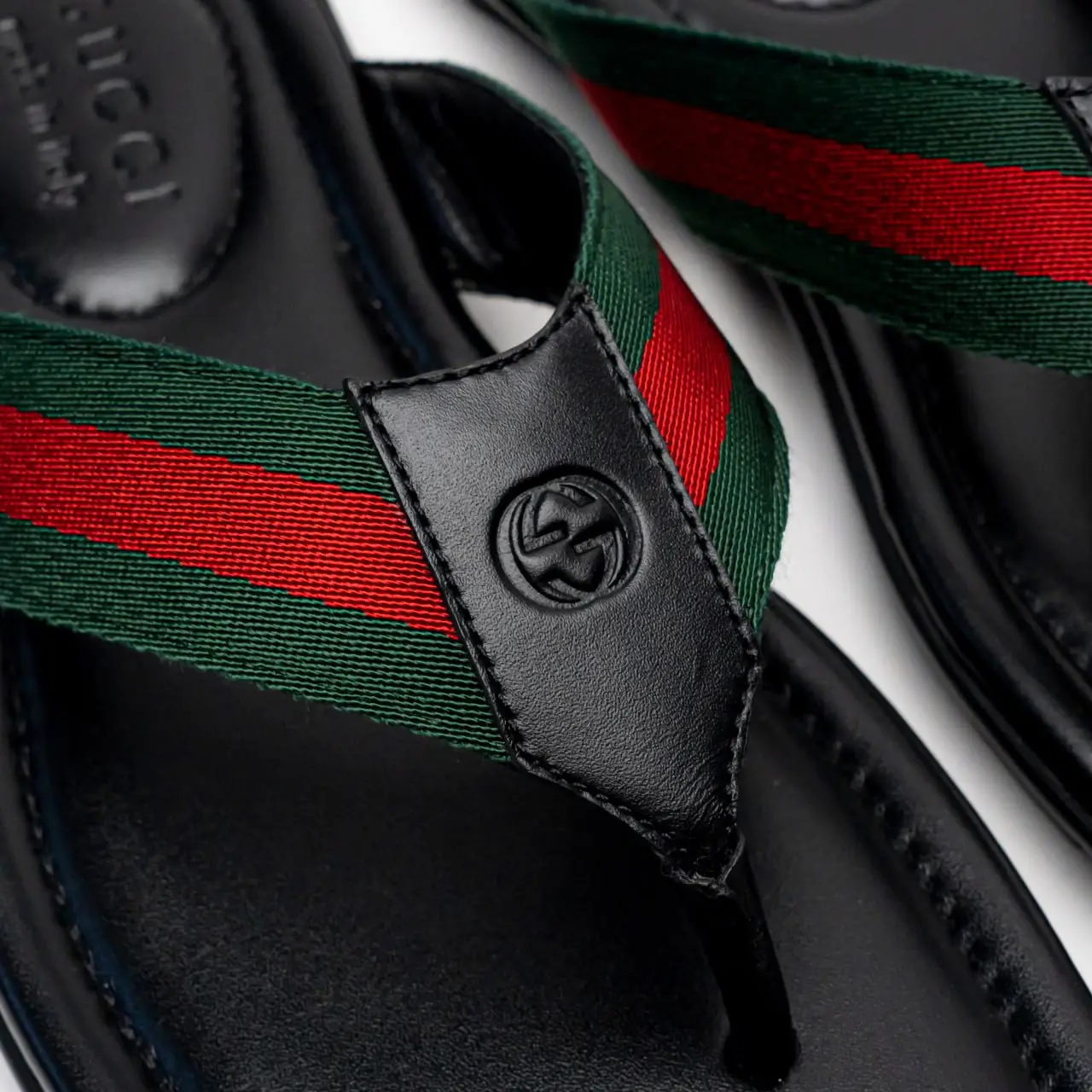 Gucci Web Thong Sandal Green/Red Web Leather Black – voilà.id