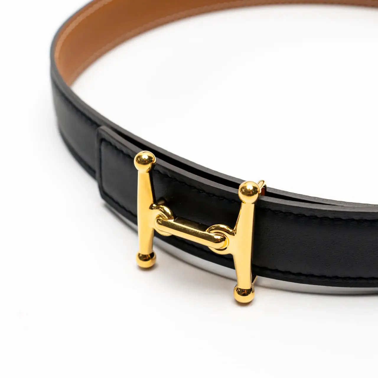 Hermes Reversible Calfskin Leather Strap Belt 13mm with Ancre Buckle in Gold HERMES H Logo Constance Reversible Buckle Belt Leather Black  main image 2