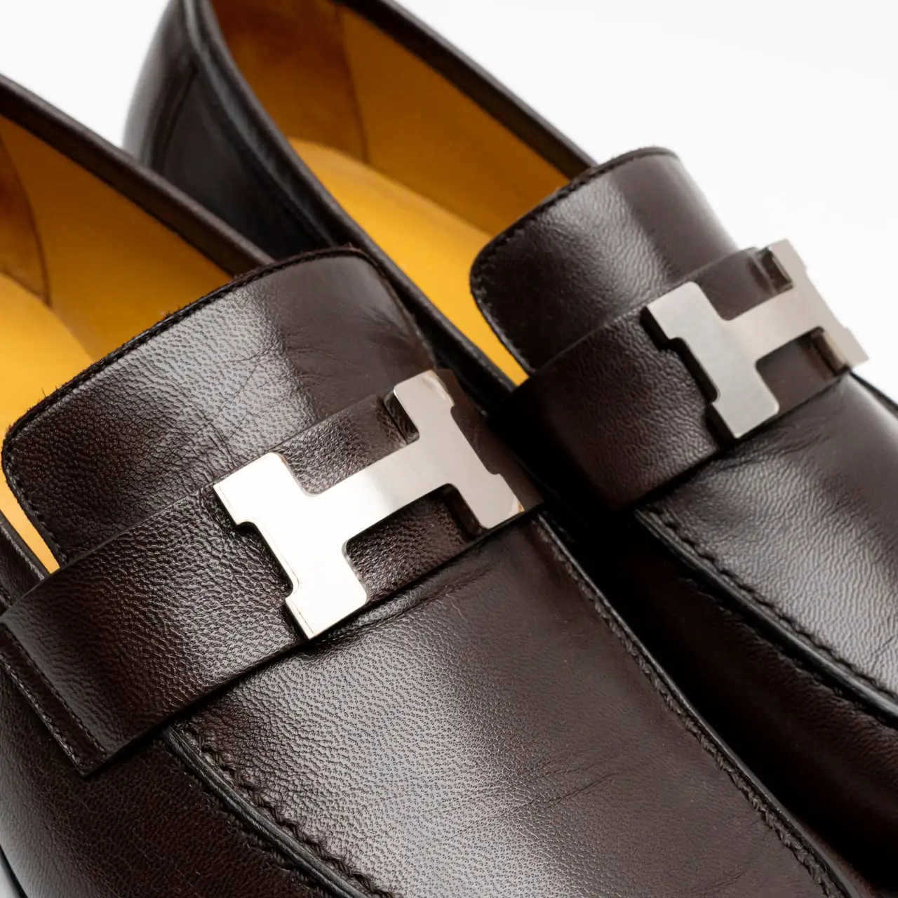 Hermès Paris Goatskin Loafers Marron Ebène Phw Men – voilà.id