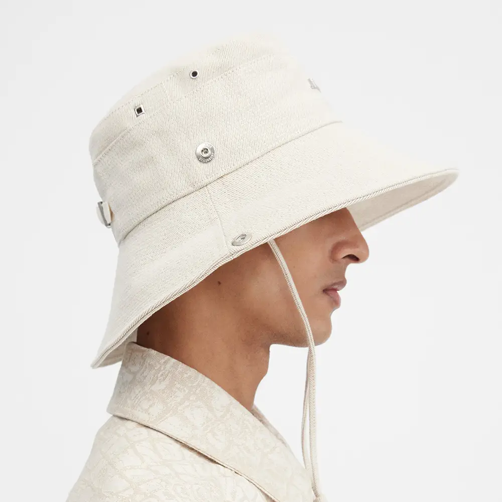 Jacquemus The De-Nîmes Denim Bucket Hat White – voilà.id display picture 3