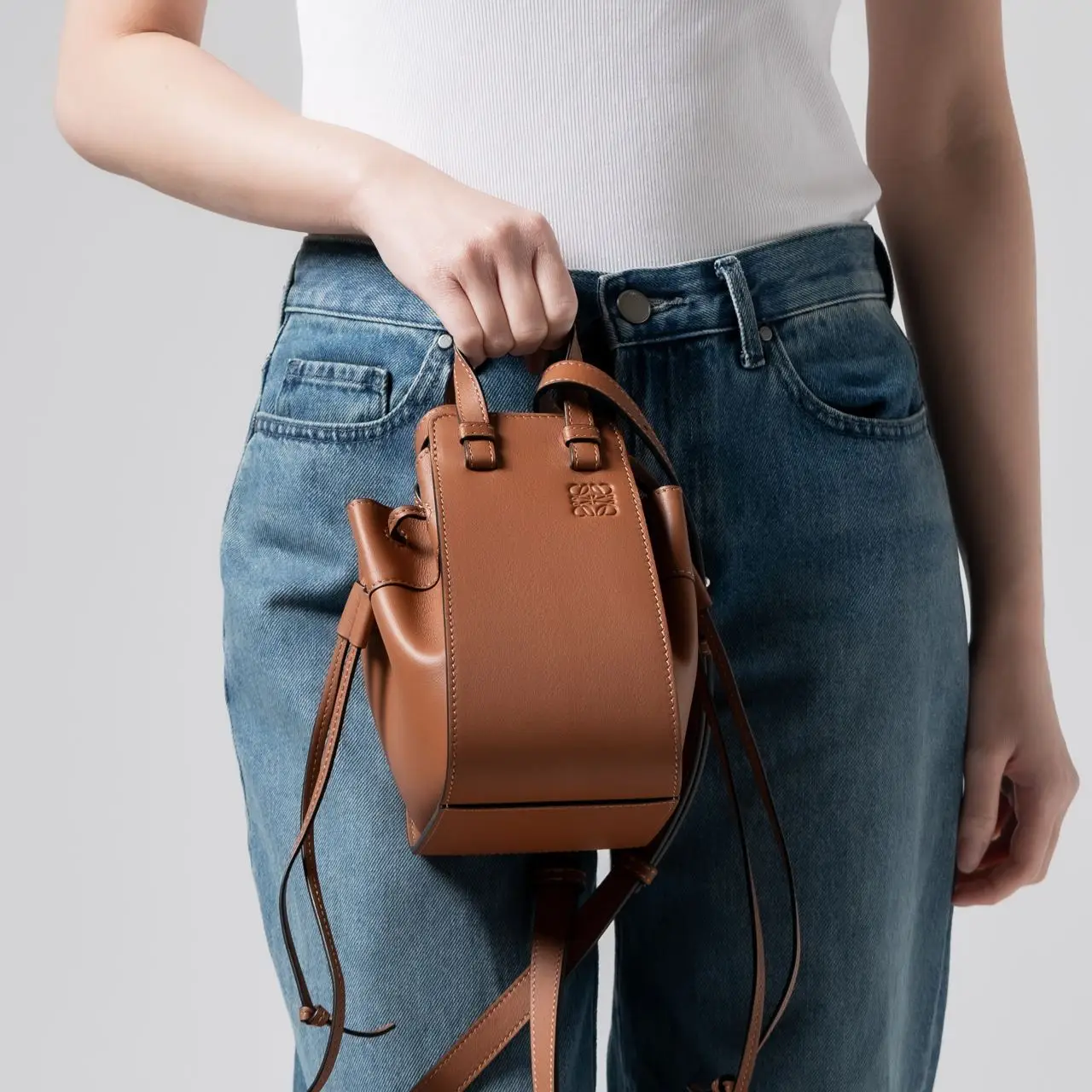 Loewe Hammock Mini Drawstring Tan – voilà.id