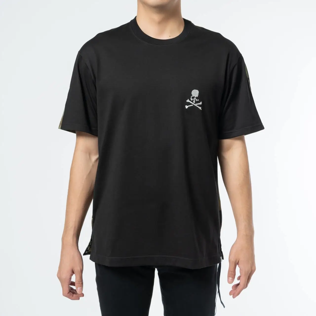 Mastermind Skull Embroidered Camouflage T-Shirt Black – voilà.id