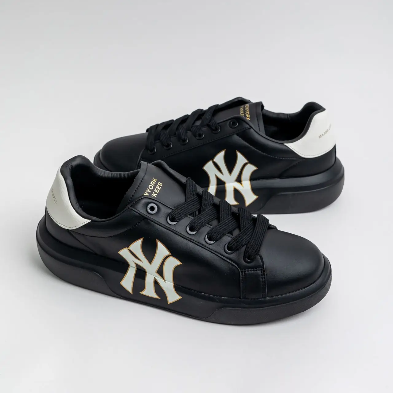 MLB NY Chunky Classic Sneakers Black – voilà.id