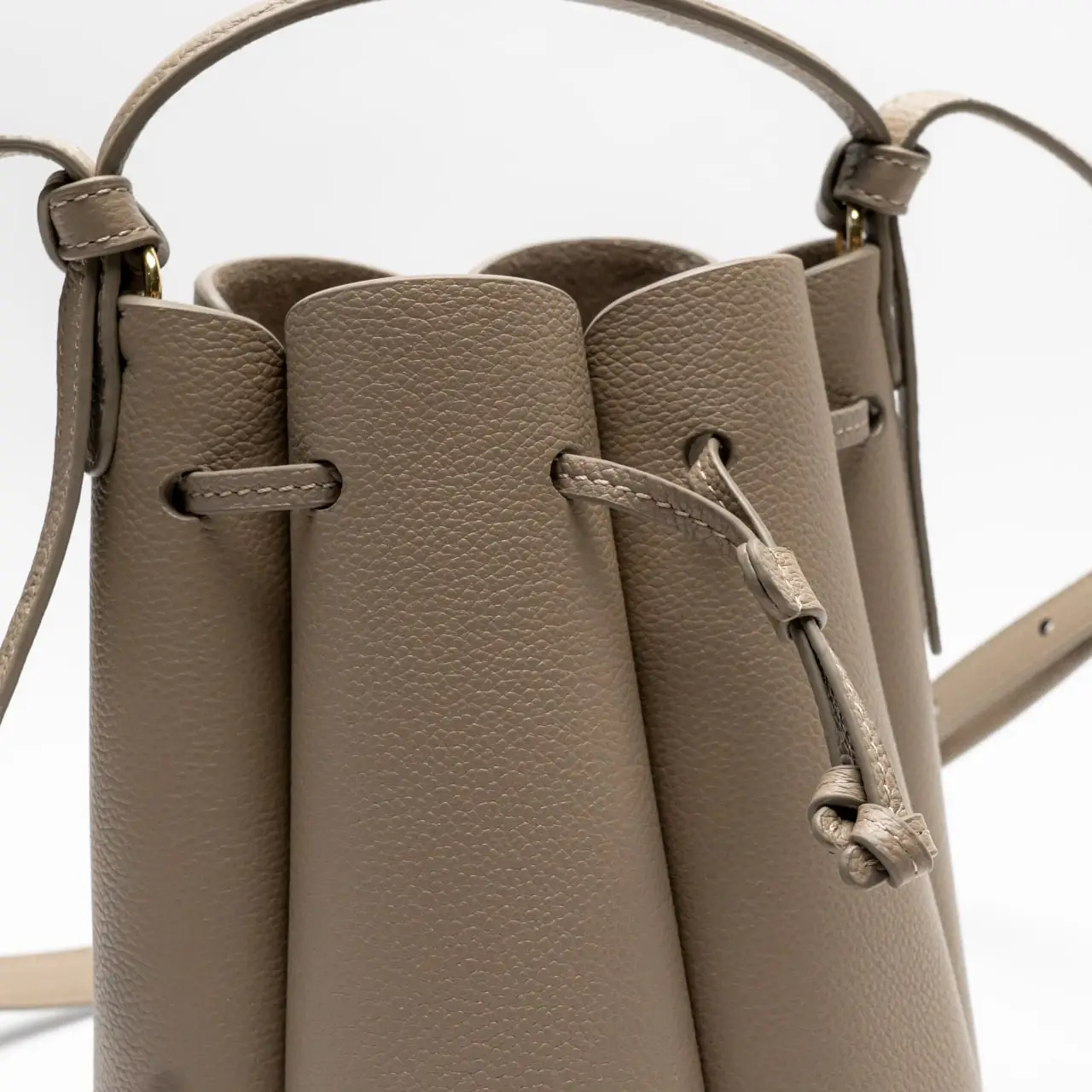 Polène Numero Huit Mini Bucket Bag Grained Leather Taupe – voilà.id