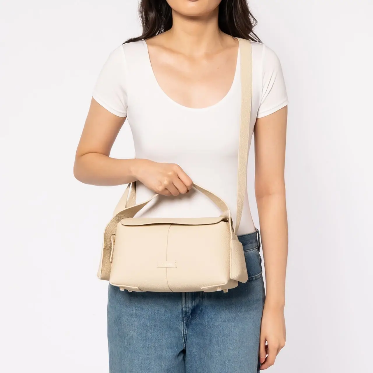 Songmont Small Drippy Roof Bag Ivory – voilà.id