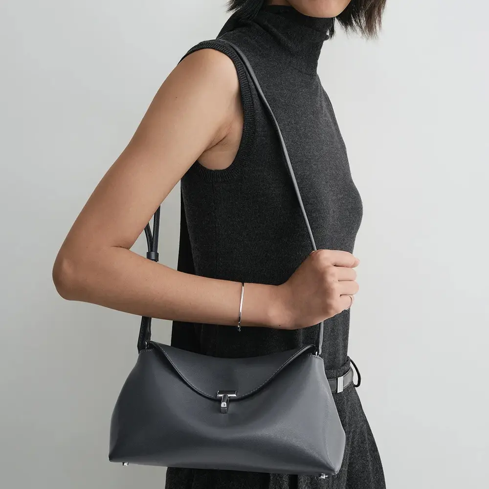 新品タグ付】TOTEME T-Lock Clutch ショルダーバッグ Toteme T-Lock 