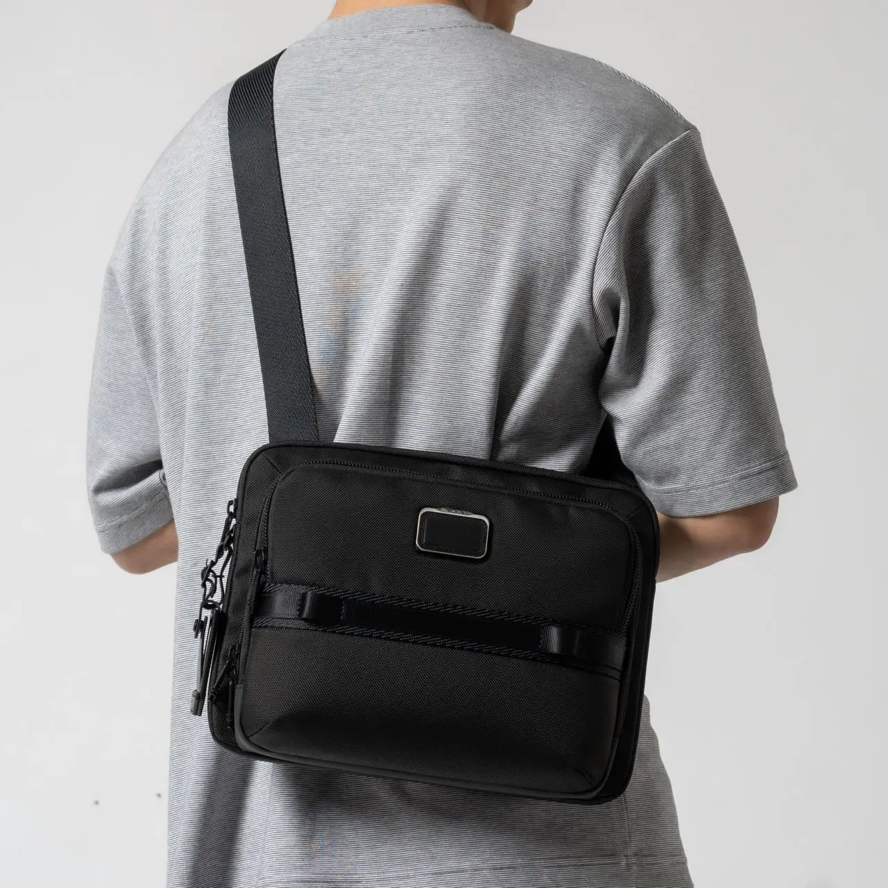 Tumi Alpha Bravo Service Crossbody Bag Black – voilà.id
