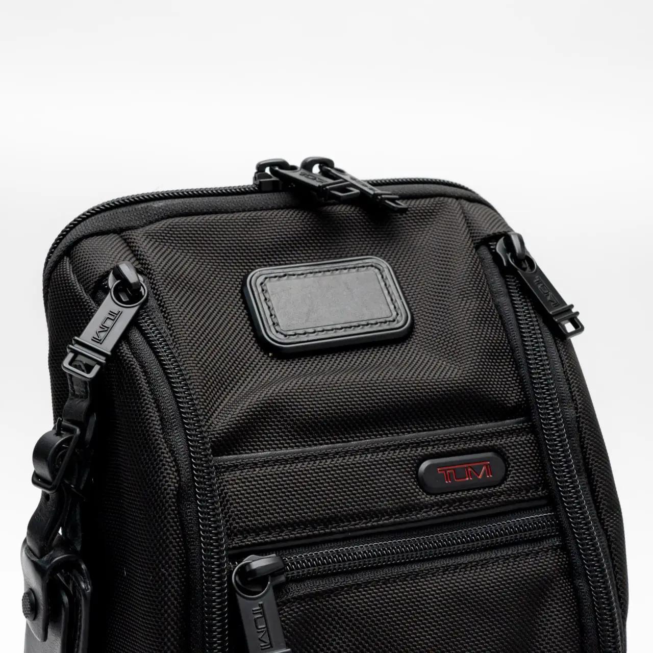 Tumi Large Sling Nylon Black – voilà.id