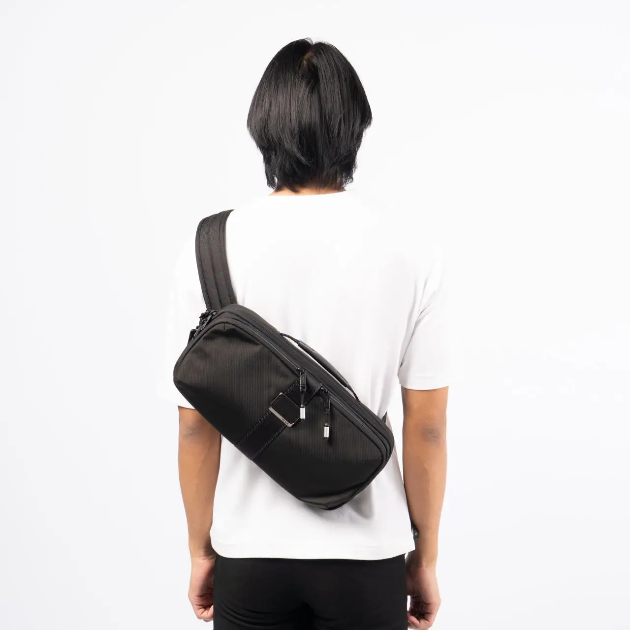 Tumi Esports Pro Sling Pack Canvas Black – voilà.id