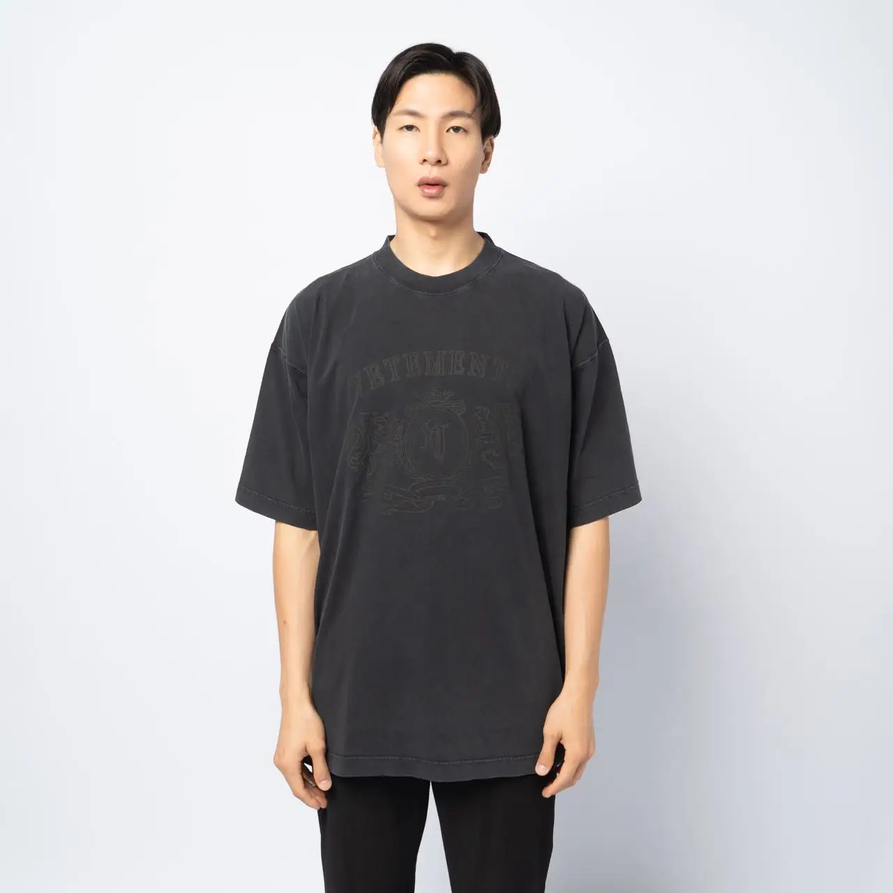 ヴェトモン 24SS UE64TR410BY BLACKYELLOW ロイヤルロゴTシャツ メンズ 