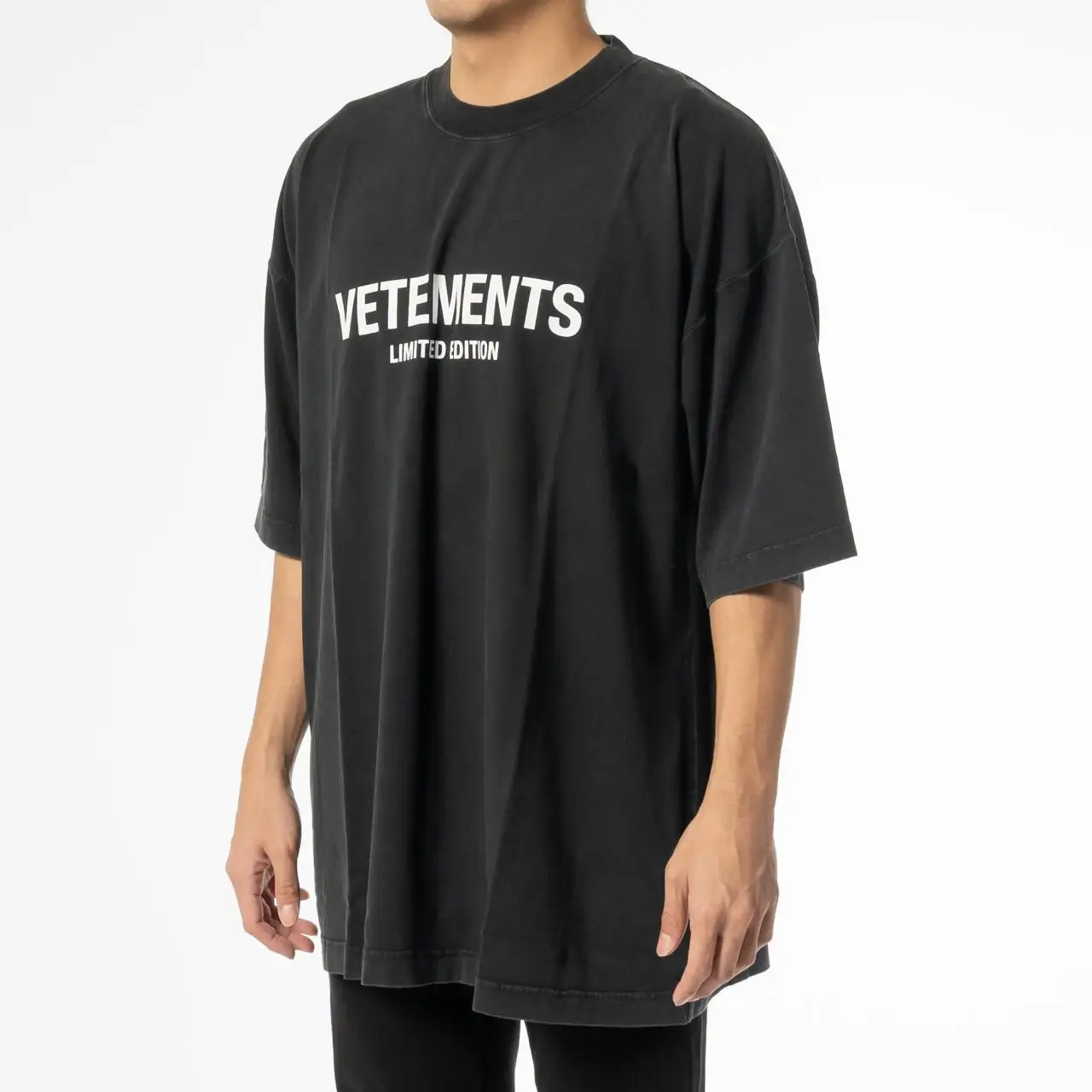 Vetements Logo Limited Edition T-Shirt Black – voilà.id