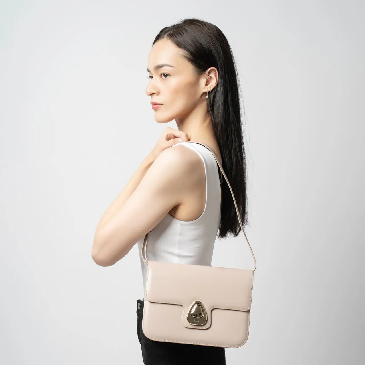 A.P.C Astra Leather Shoulder Bag Moon Grey – voilà.id