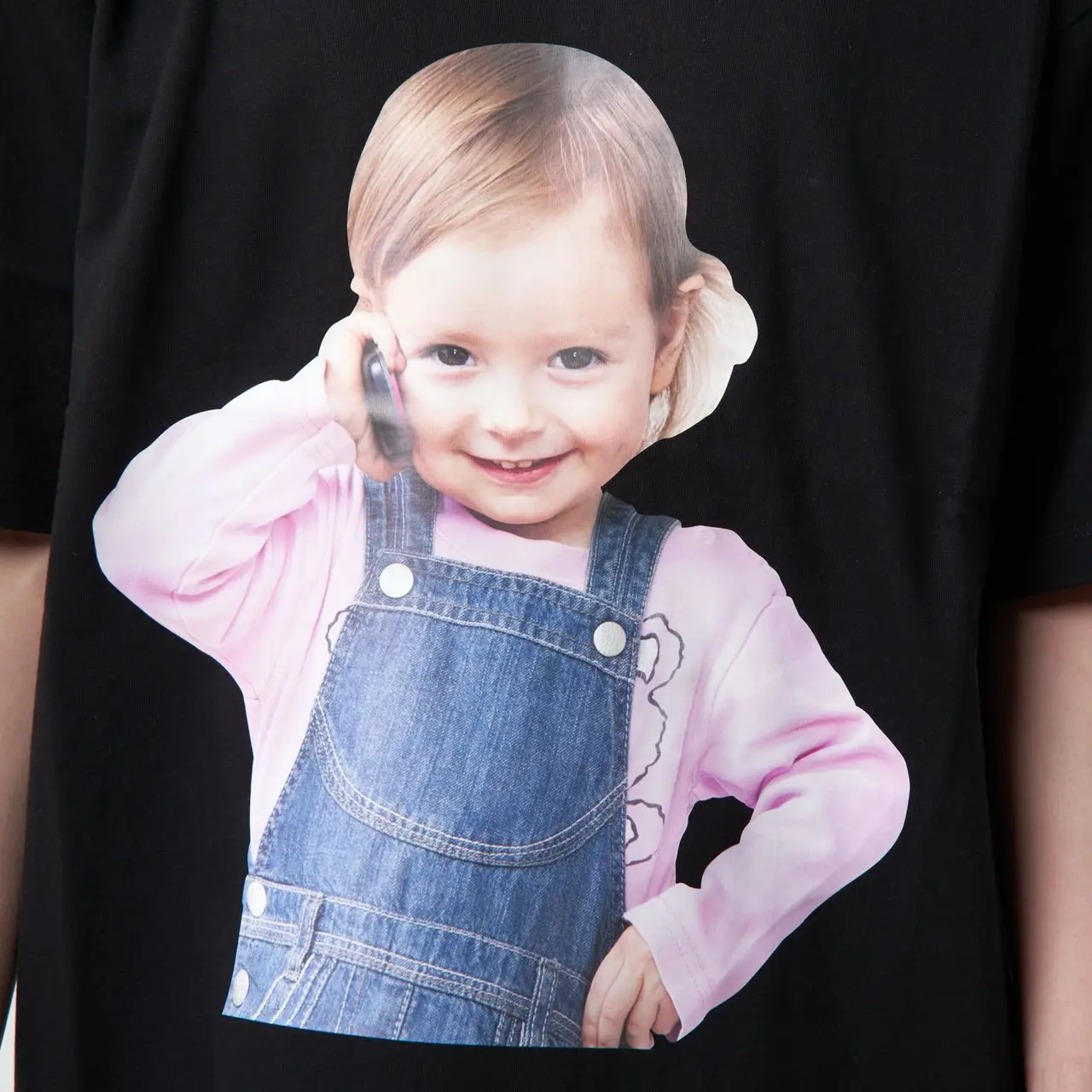 acmé de la vie Baby Face Telephone Girl T-Shirt Black – voilà.id