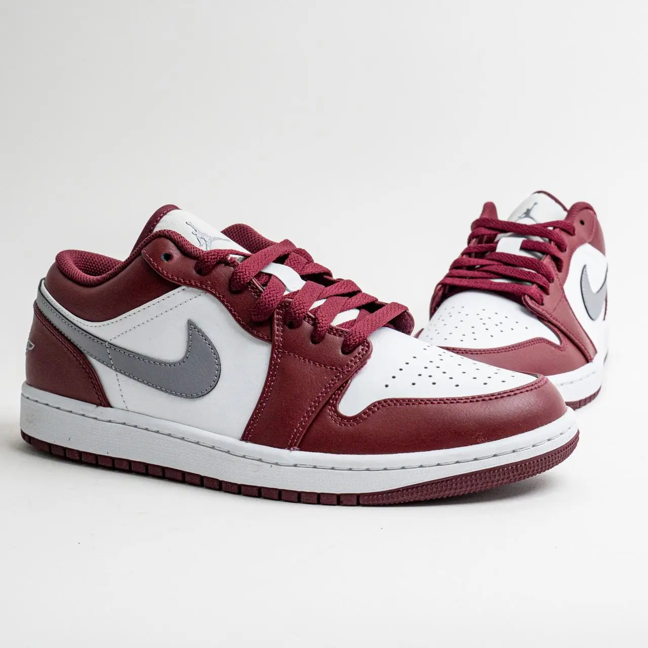 GADID ANONIEM RORY/BORDEAUX トップス ZEKE BLACK / RED GADID ANONIEMオリジナルボディのクルーネック