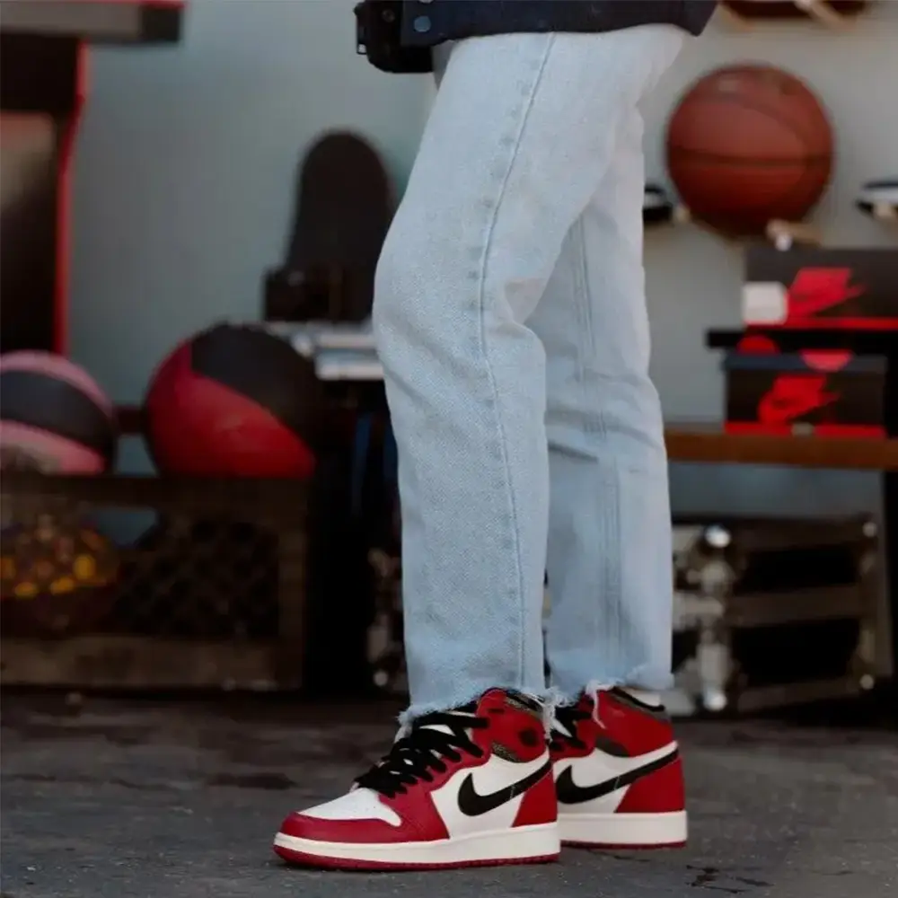 Air Jordan 1 Retro High OG Chicago Lost and Found (GS) Women