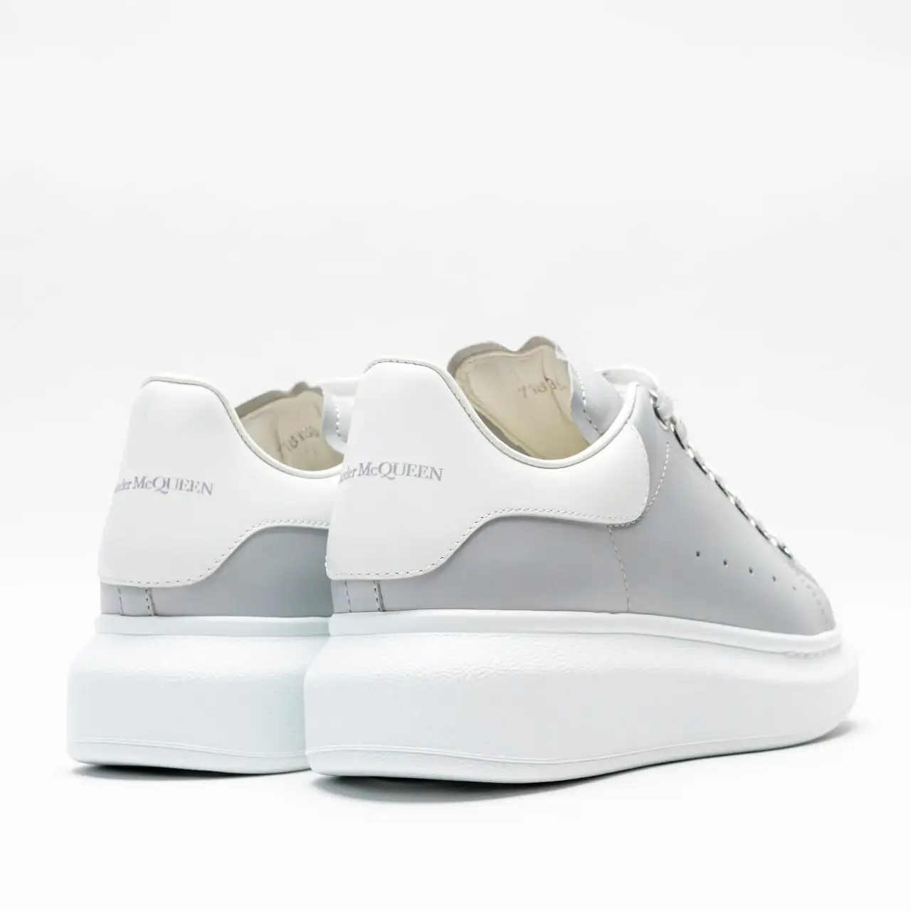 スニーカー Alexander McQueen WICYP OVERSIZED LOW-TOP LEATHER Sneakers スニーカー Alexander McQueen WICYP OVERSIZED LOW-TOP LEATHER