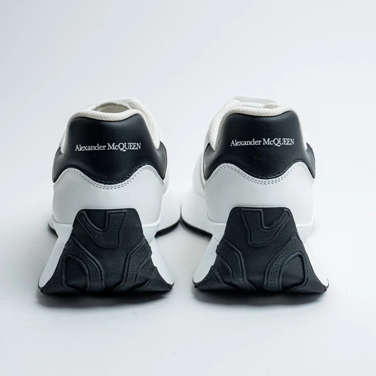 Alexander McQueen Sprint Runner Sneakers White Black Women Alexander McQueen Sprint Runner Sneakers White Black Women