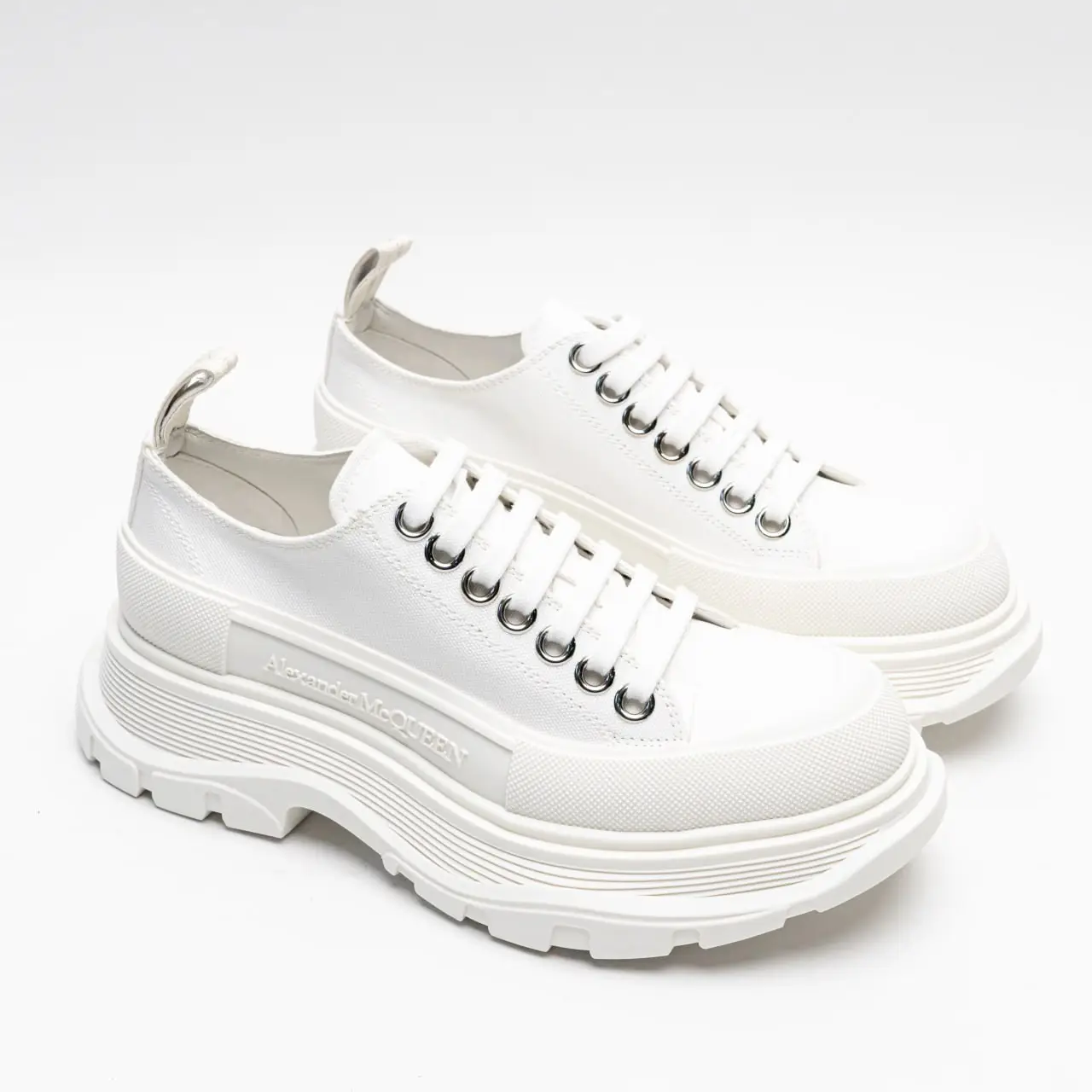 Alexander McQueen Tread Slick Lace Up White Women – voilà.id