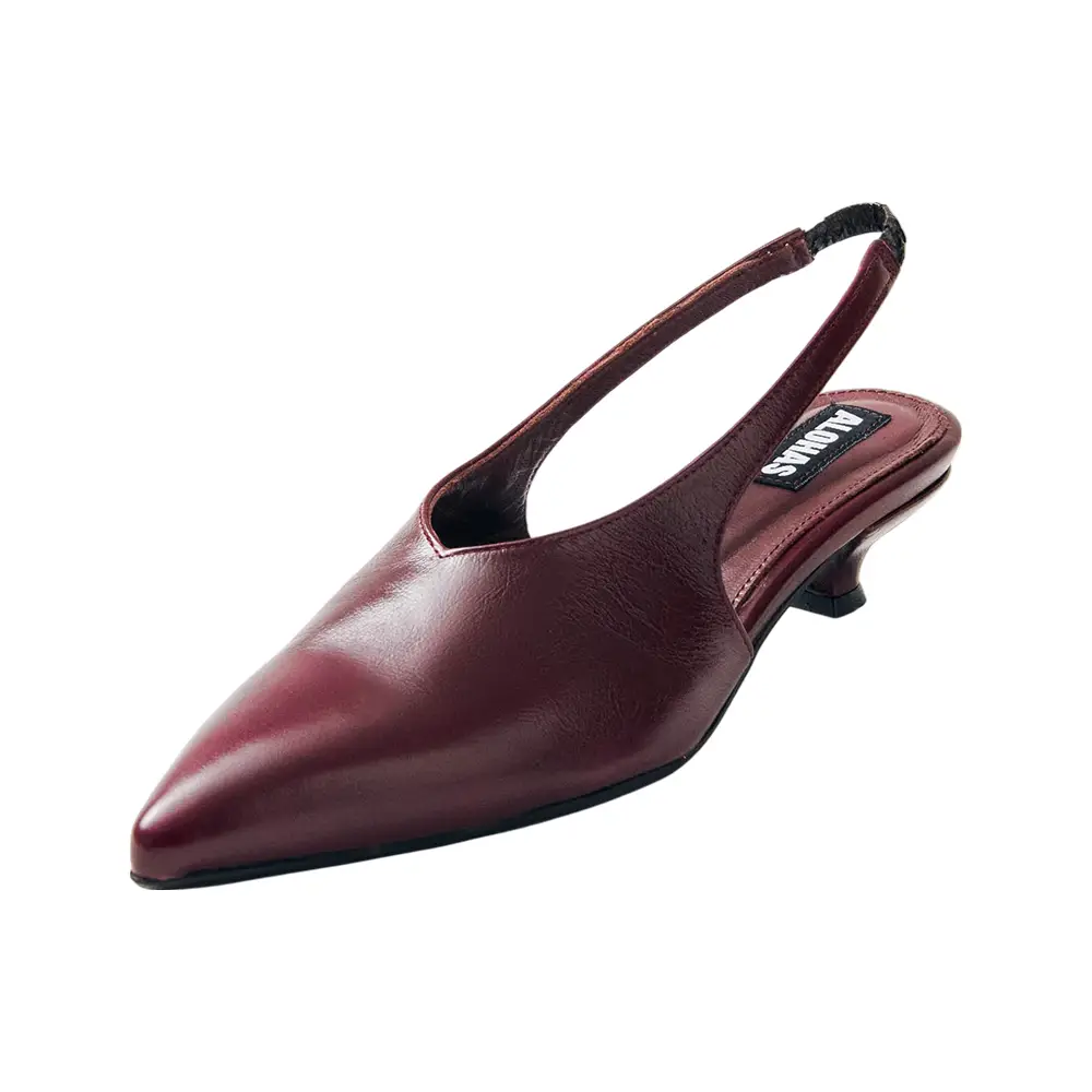 パンプス EROS LEATHER SLINGBACK ALOHAS Eros Leather Slingback Kitten Heel | Urban Outfitters