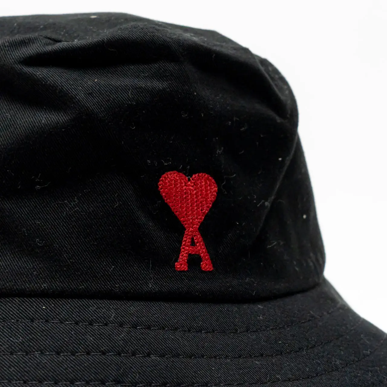 AMI Paris Red Ami De Coeur Embroidery Bucket Hat Black