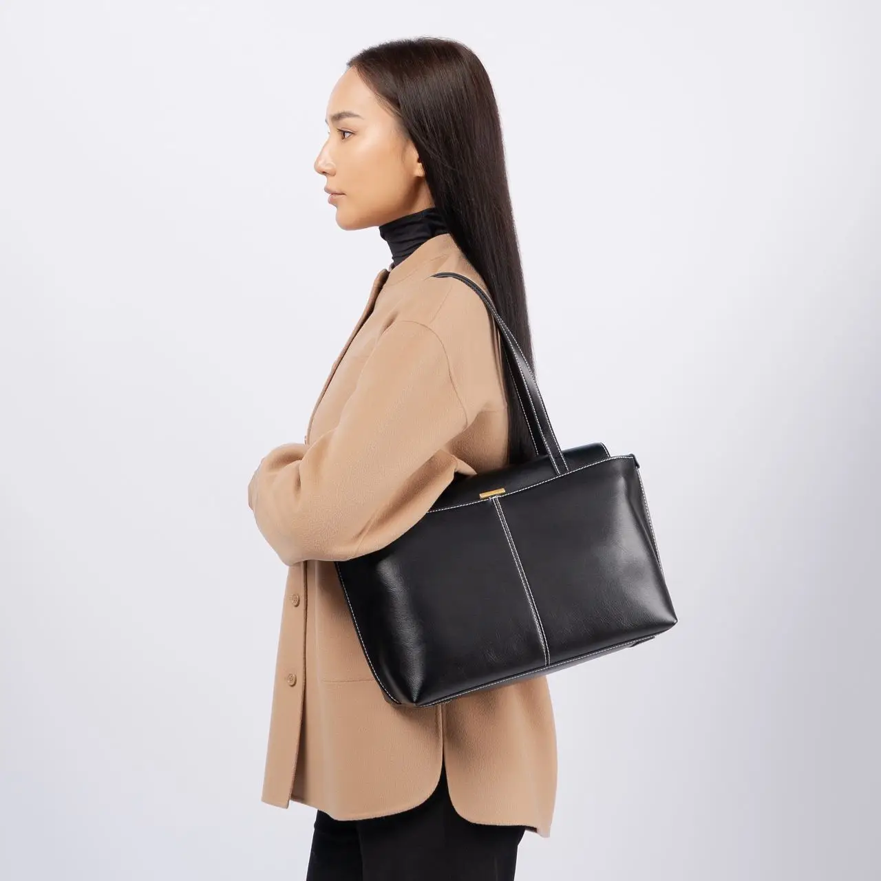 Atelier de LUMEN Panier Flap Shoulder Bag Soft Black – voilà.id