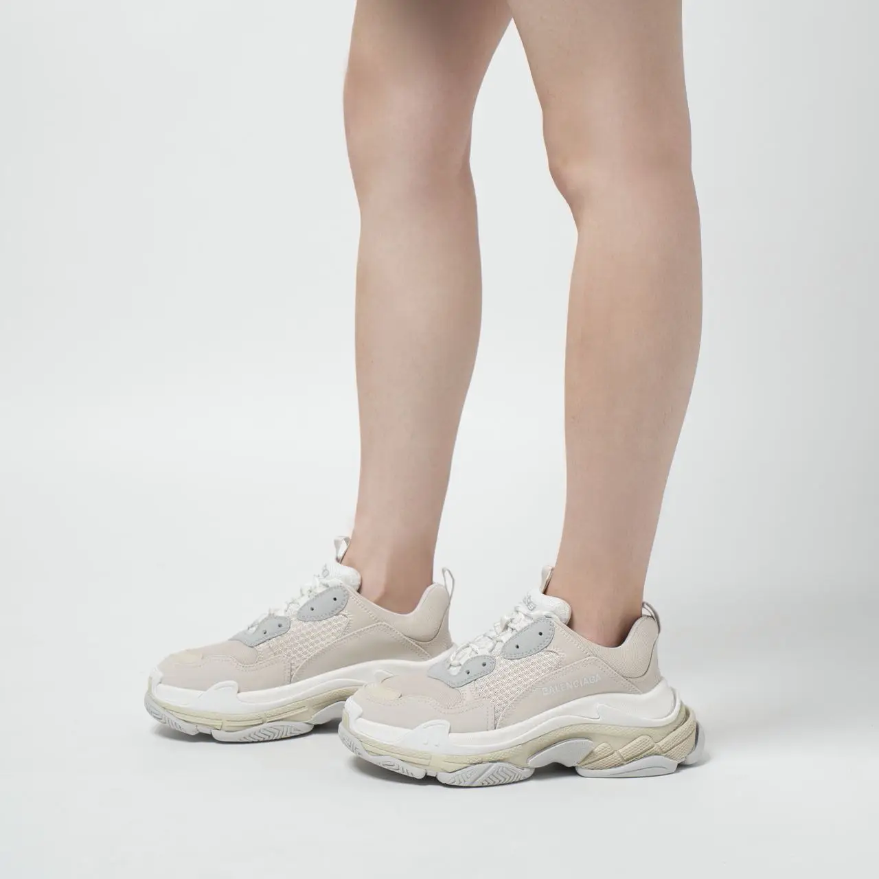 Balenciaga chunky trainers white online