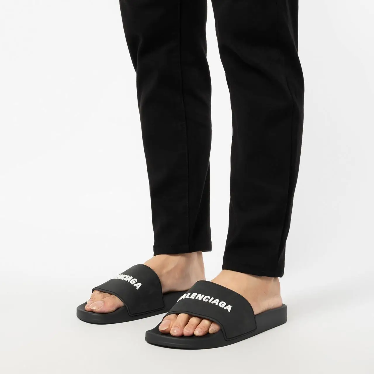 サンダル・ミュール BALENCIAGA Pool Sandals - Balenciaga - Synthetic - Black Balenciaga Pool Clog 50 Slide Sandals Black Women – voilà.id