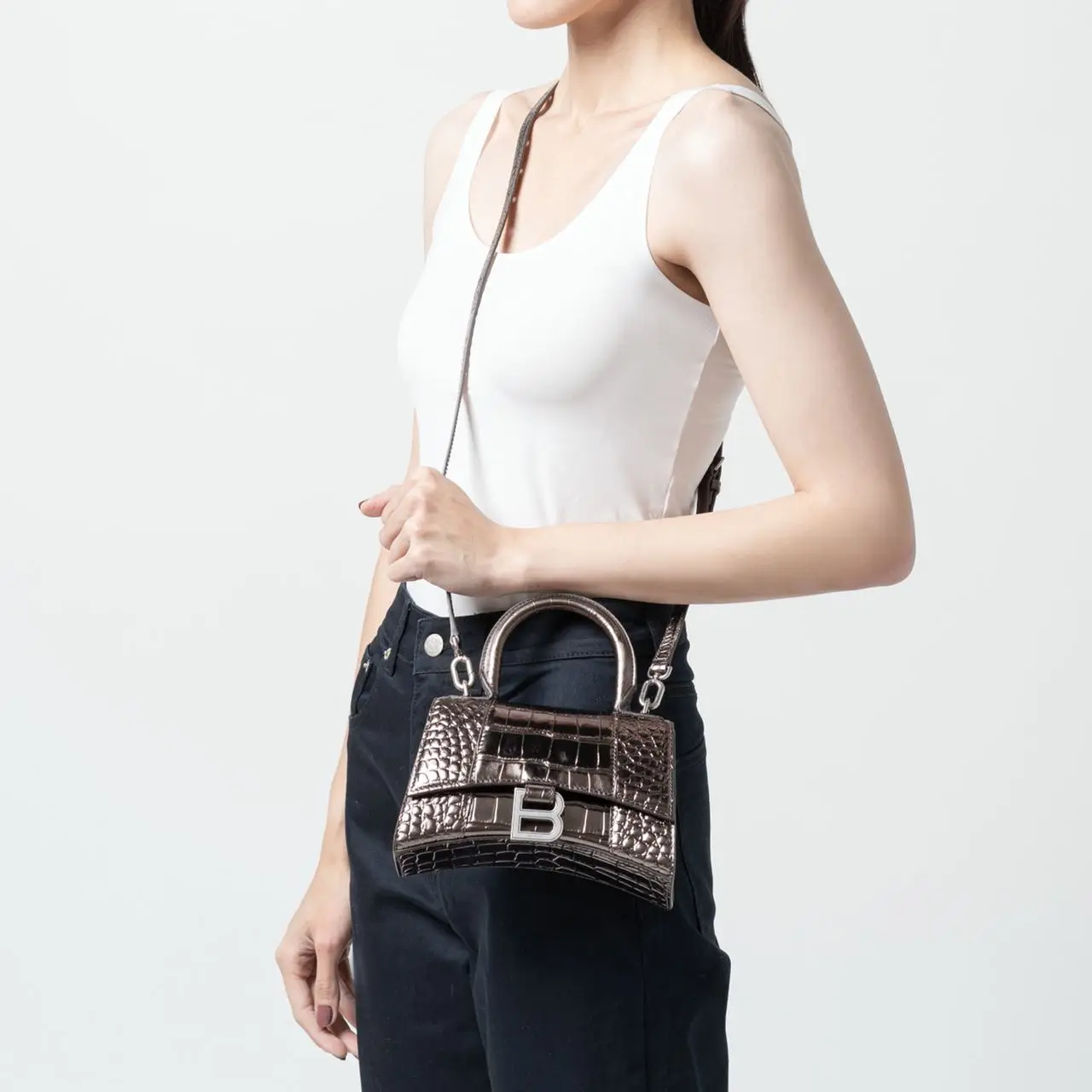 ●送料込●BALENCIAGA●HOURGLASS XS ホワイト の ウィメンズ Hourglass ハンドバッグ XS スニーカー