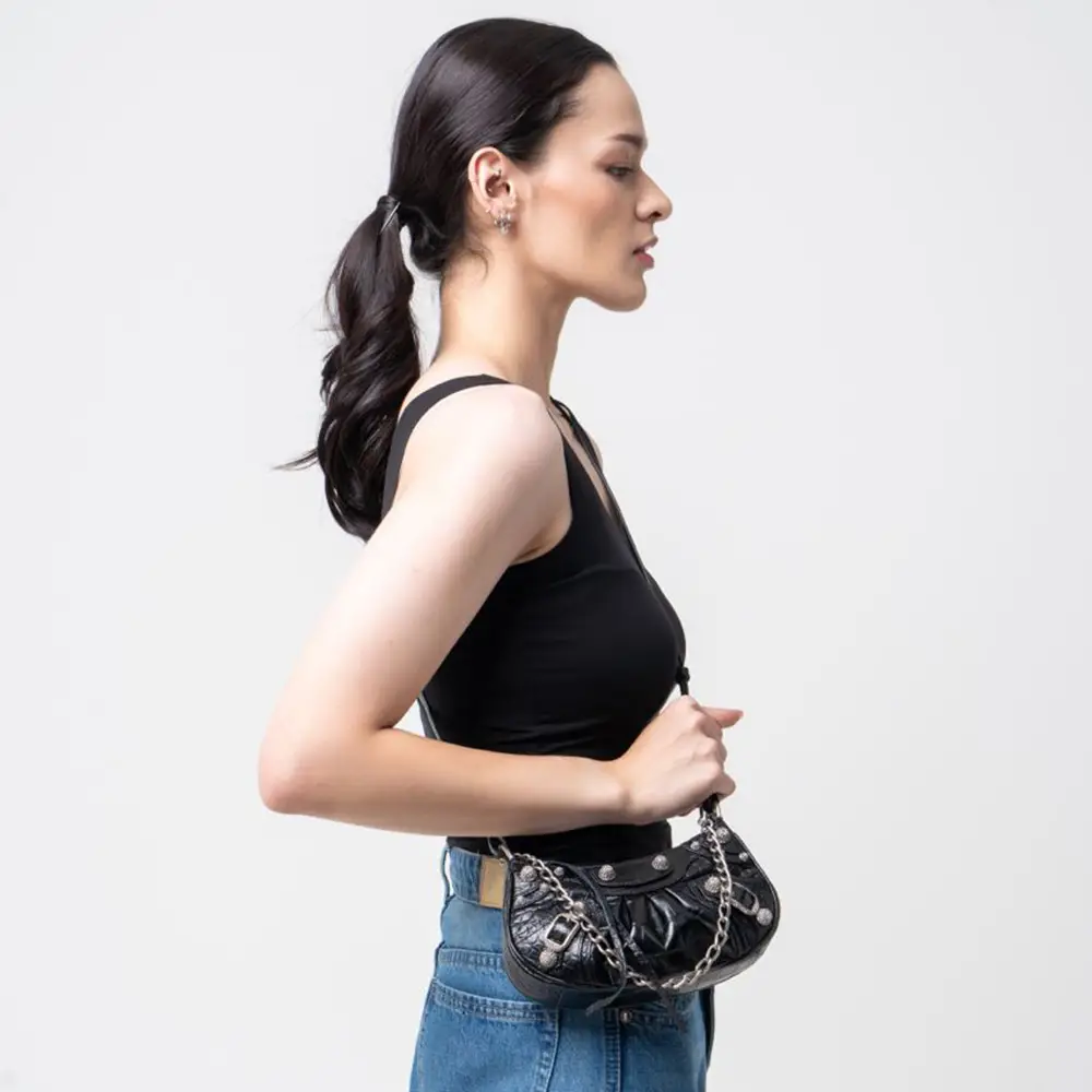 バッグ・カバンその他 BALENCIAGA Woman Mini bag Black 6560501QJ4M 1000 Balenciaga Le Cagole Mini Purse with Chain Croco Embossed
