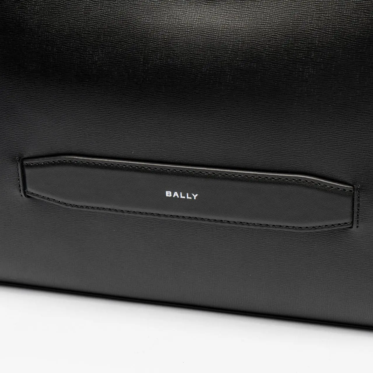 Bally Mythos Large Zip Leather Clutch Bag Black Red – voilà.id