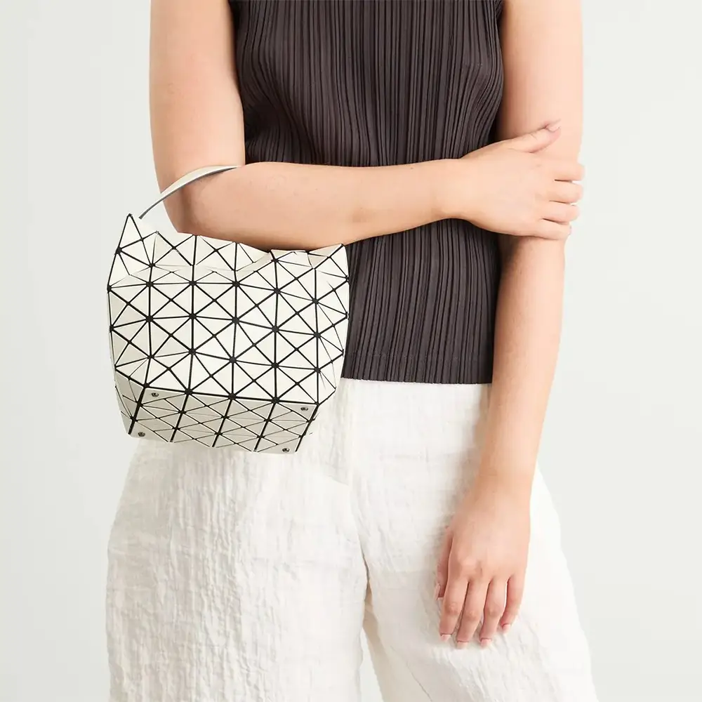 Bao Bao Issey Miyake Valley White Handbag Special White – voilà.id