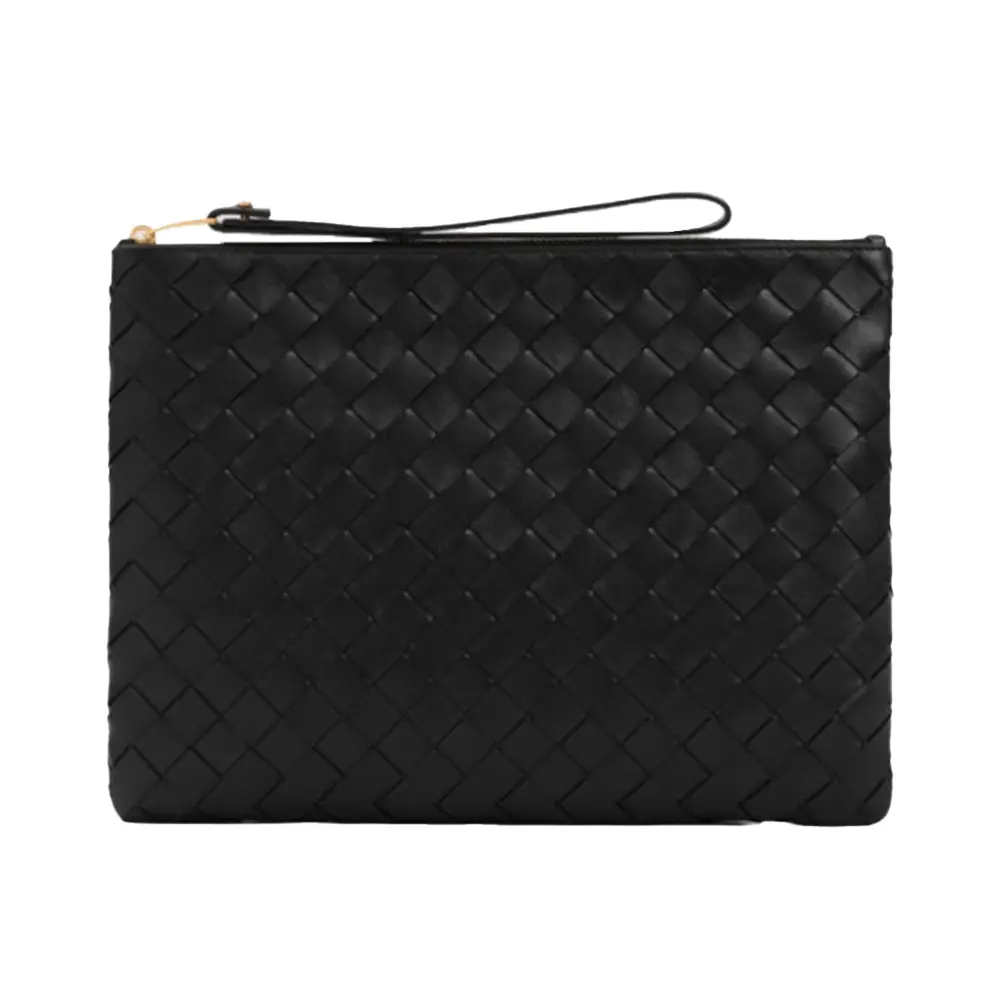 Bottega Veneta Medium Intrecciato Flat Pouch Black – voilà.id Bottega Veneta Medium Intrecciato Flat Pouch Black – voilà.id