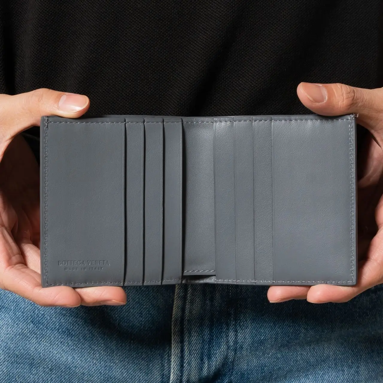 Bottega Veneta Bifold Slim Wallet Thunder – voilà.id