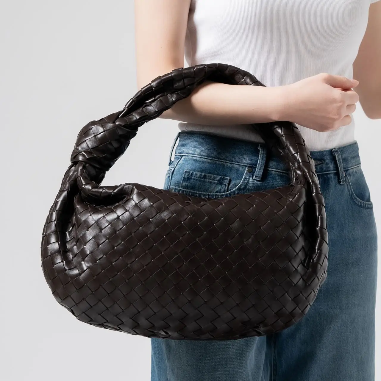 ★BOTTEGA VENETA★ Teen Jodi Shoulder Bag Fondant 690225VCPP Buy Bottega Veneta Teen Jodie Bag 'Taupe Grey/Gold' - 690225