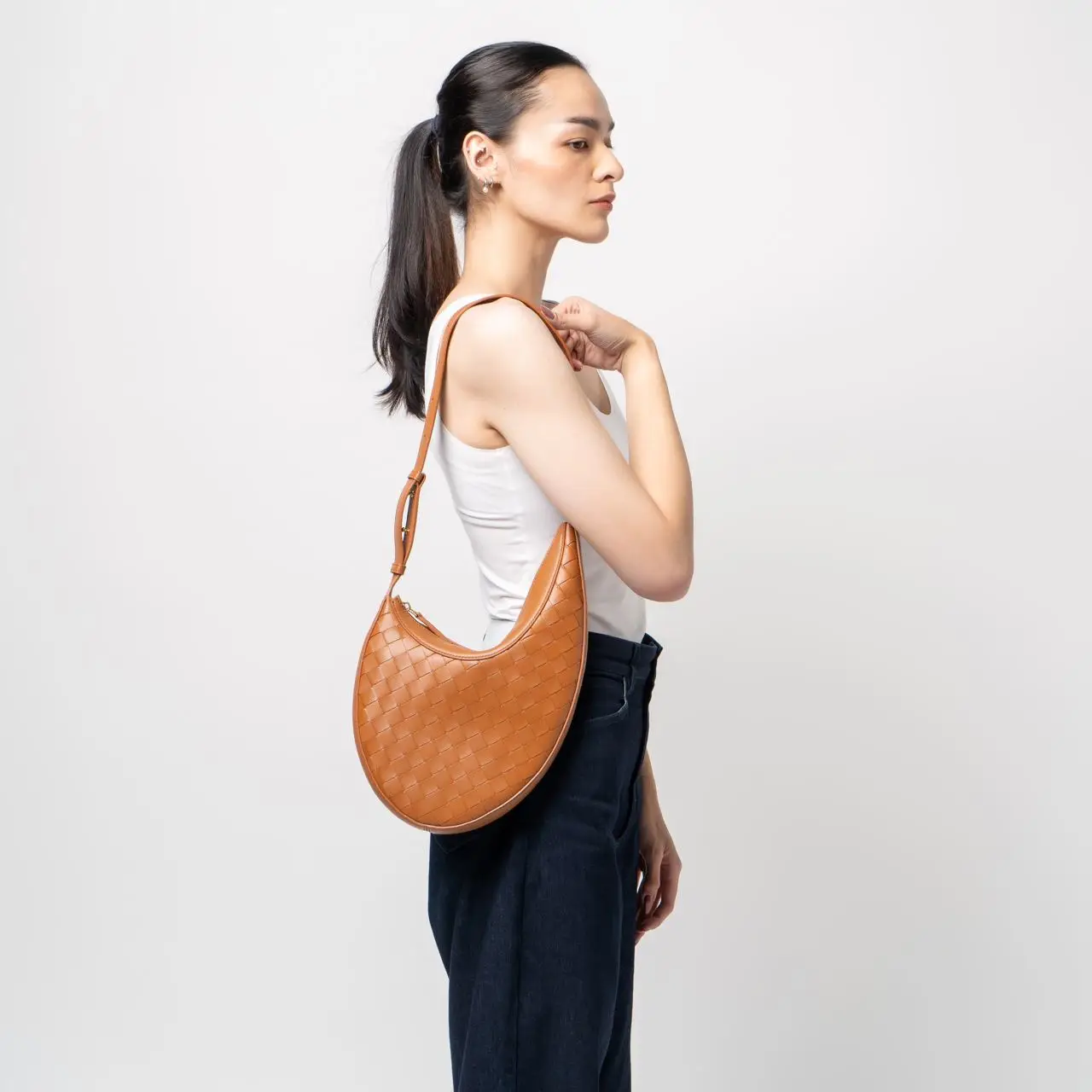Bottega Veneta Small Drop Shoulder Bag Wood – voilà.id