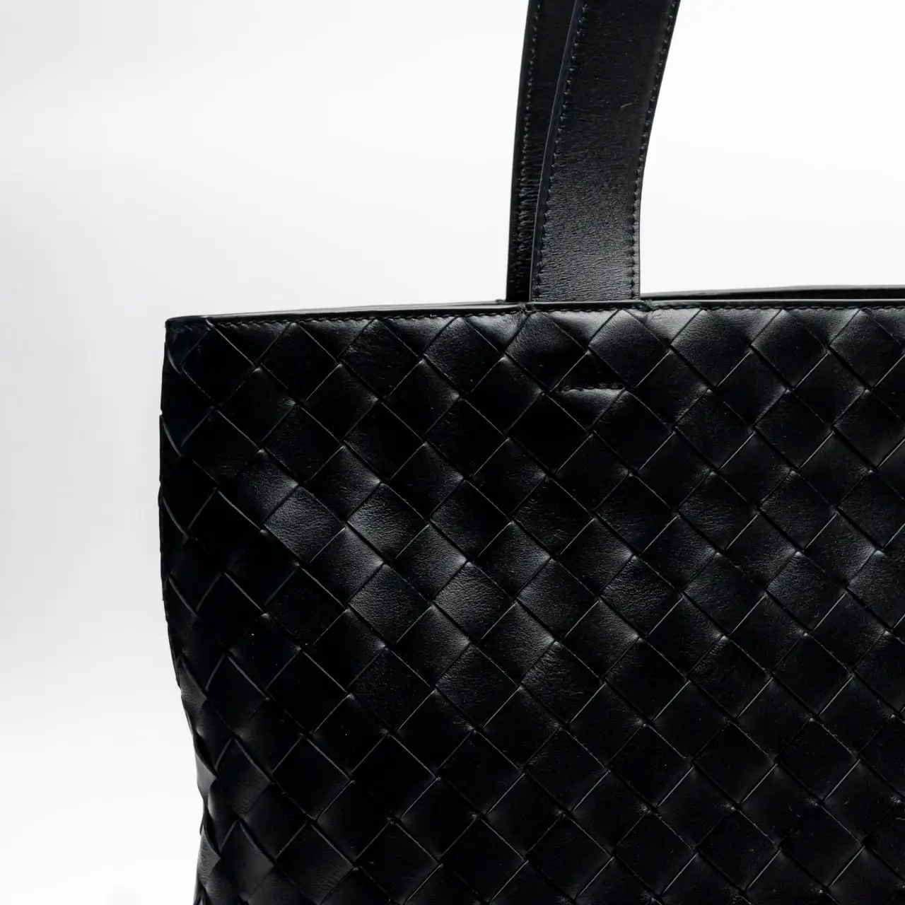【BOTTEGA VENETA】Small Intrecciato Zip Tote Bag Black Bottega Veneta® Men's Small Intrecciato Zipped Tote in Black