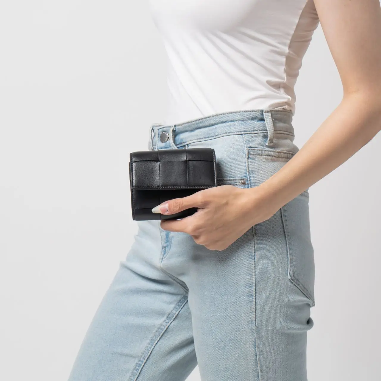 小物 BOTTEGA VENETA CASSETTE TRI-FOLD WALLET Bottega Veneta® Women's Cassette Tri-Fold Wallet in Chalk