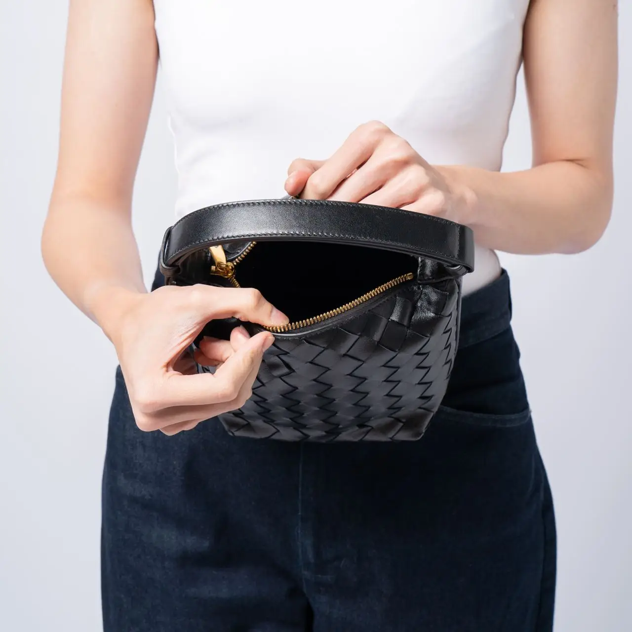 送料関税込★BOTTEGA VENETA★Wallace ハンドバッグ★ブラック BOTTEGA VENETA ミニ ウォレス ショルダーバッグ ブラック