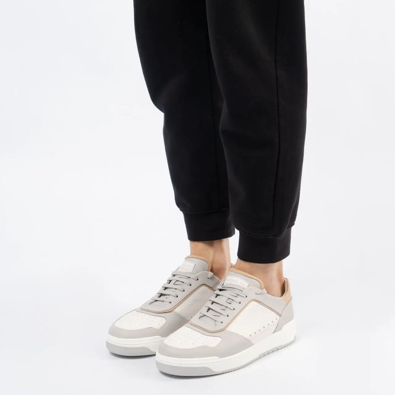VIP【関税送料無料】希少 BRUNELLO CUCINELLI WHITE SNEAKERS Brunello Cucinelli Monili-embellished Sneakers | White