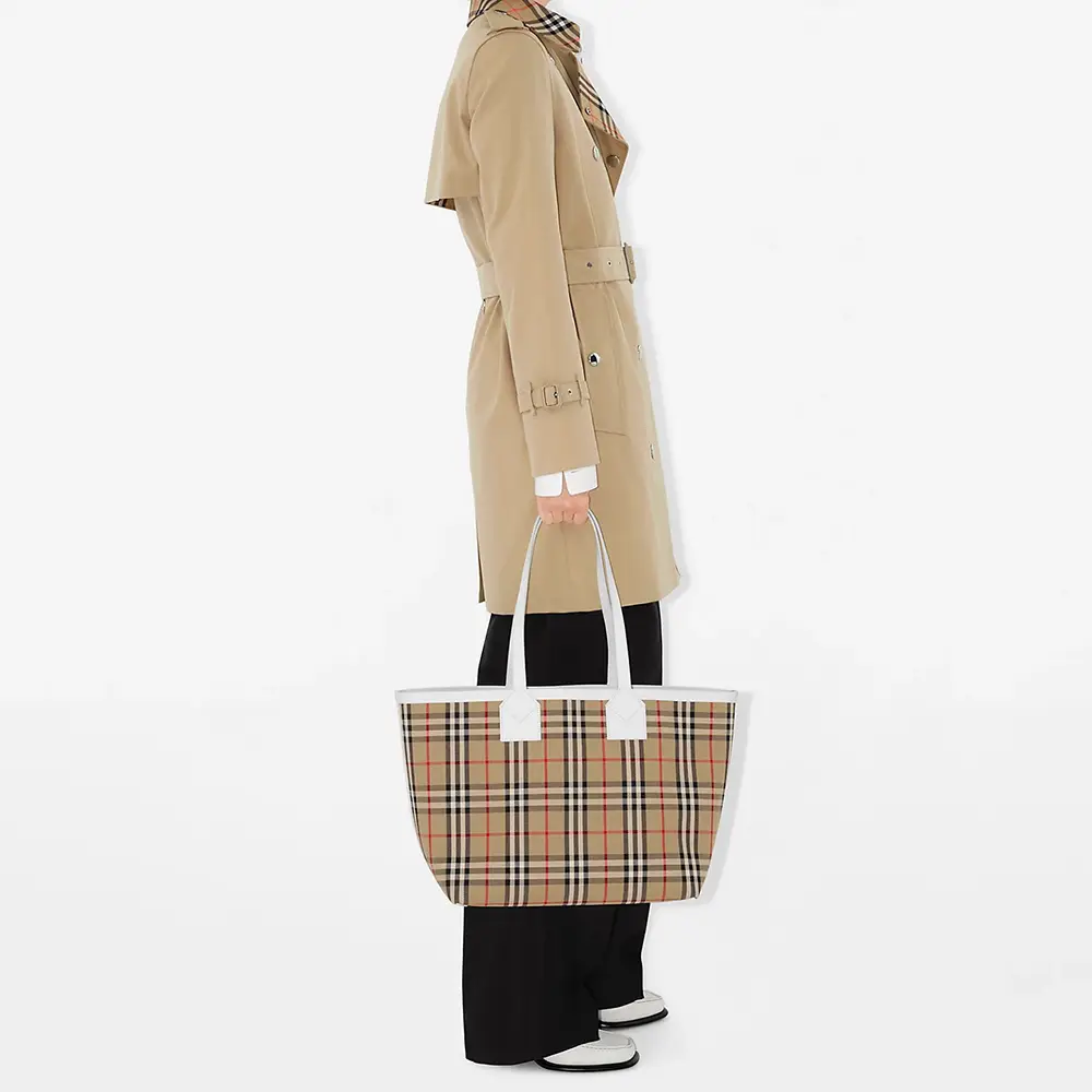 Burberry London Tote Bag Medium Beige/White – voilà.id