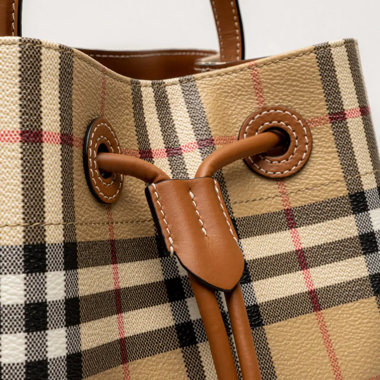 Burberry Check Bucket Bag Archieve Beige – voilà.id