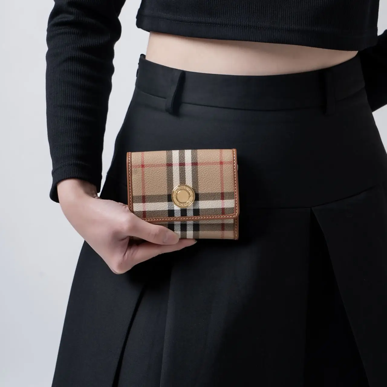 [Burberry] Check Card Holder - Archive Beige ☆送料込☆ Burberry Check and Leather Card Holder Archive Beige/Tan