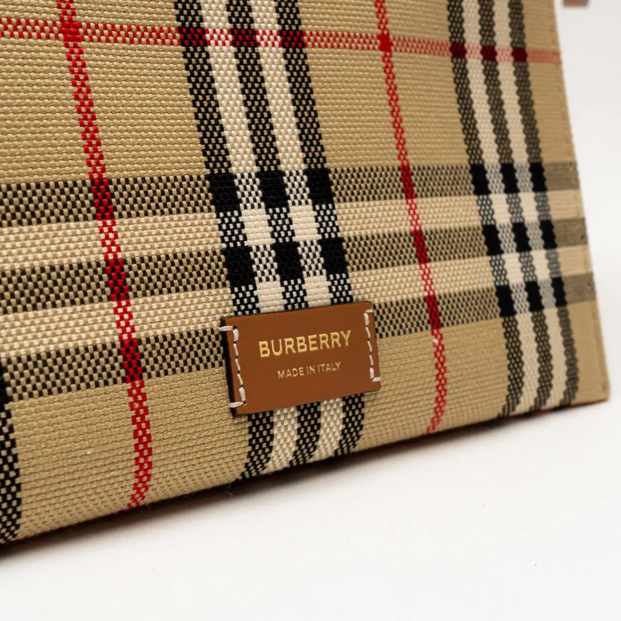 Burberry London Tote Bag Medium Briar Brown/Black – voilà.id