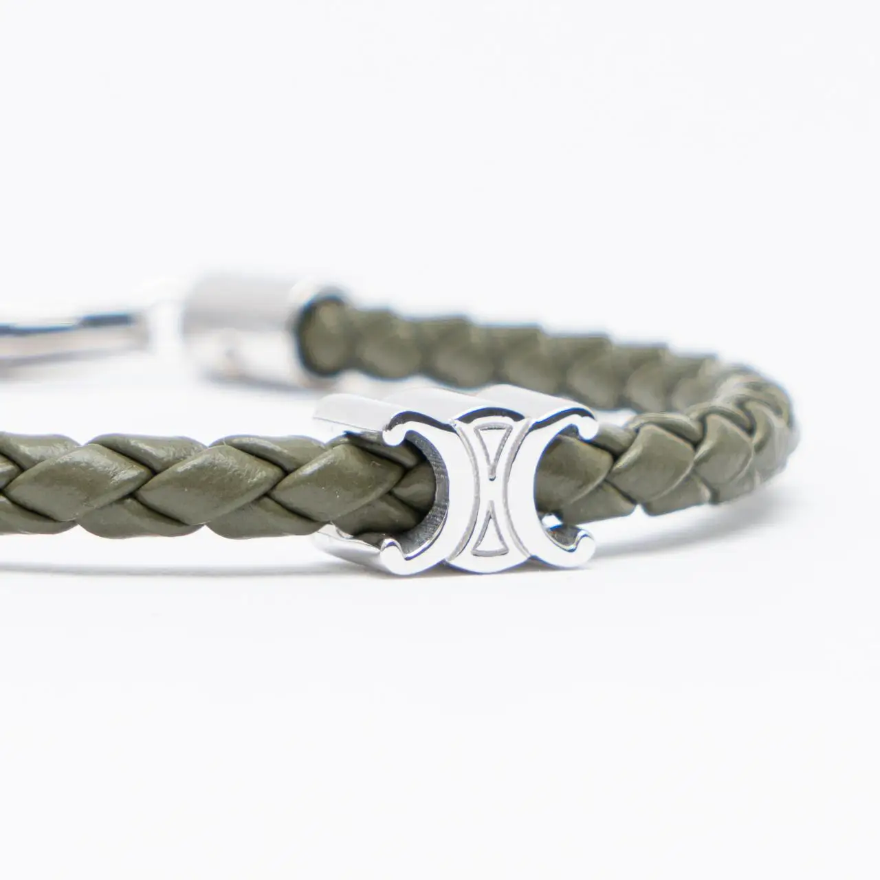 ブレスレット CELINE Triomphe Beach Bracelet in Polyester and Brass CELINE Triomphe Beach Bracelet in Polyester and Brass with