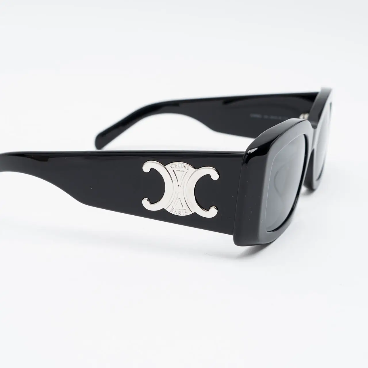 ★Celine★ W Triomphe 01 Sunglasses in Acetate Black Triomphe 01 sunglasses in Acetate - BLACK | CELINE